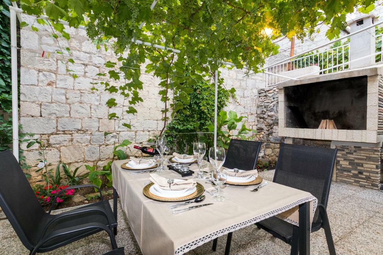 Apartment Stari Dvor Kaštela Екстериор снимка