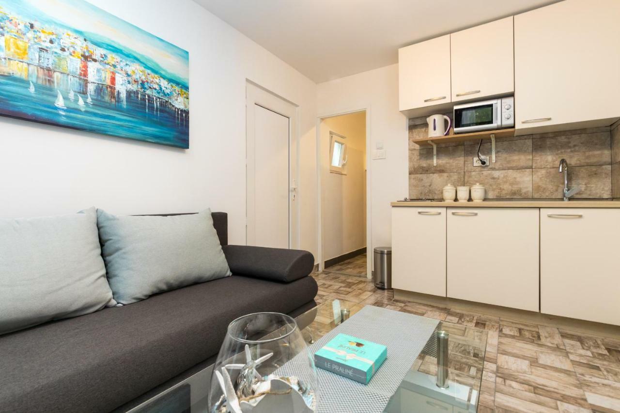 Apartment Stari Dvor Kaštela Екстериор снимка