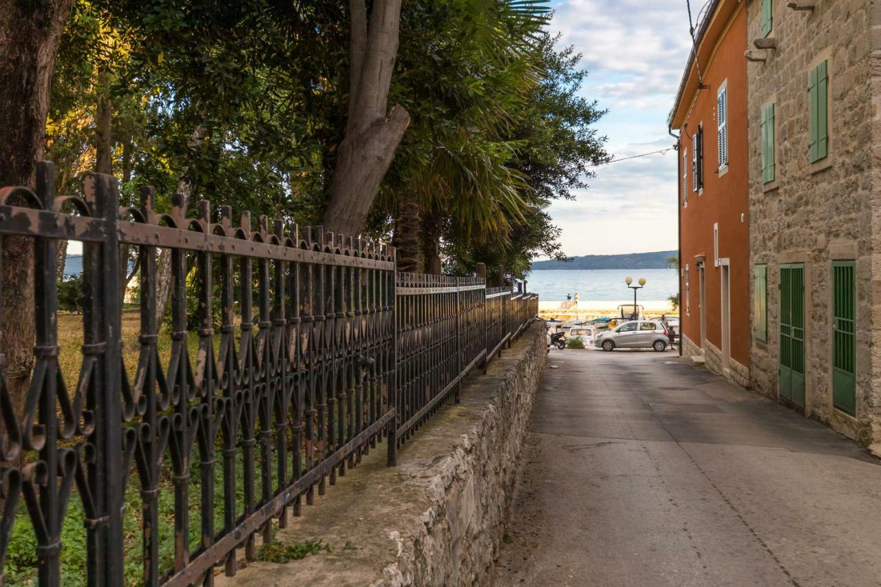 Apartment Stari Dvor Kaštela Екстериор снимка